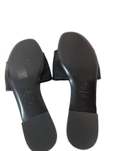 Load image into Gallery viewer, Chanel 23P Black Mesh Patent Leather CC Logo Slide Sandal Flat Flip Flop Mule
