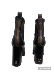 LOUIS VUITTON BEAUBOURG LEATHER BOOTS