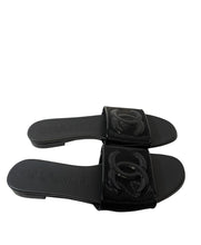 Load image into Gallery viewer, Chanel 23P Black Mesh Patent Leather CC Logo Slide Sandal Flat Flip Flop Mule
