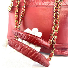 Load image into Gallery viewer, Chanel Vintage Shoulderbag
