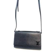 Load image into Gallery viewer, Louis Vuitton Clery Epi Pochette Crossbody/Clutch
