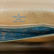 Load image into Gallery viewer, Louis Vuitton Monceau 28 Crossbody
