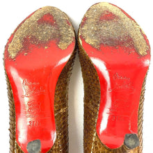 Load image into Gallery viewer, Christian Louboutin Pumps
