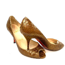 Load image into Gallery viewer, Christian Louboutin Pumps
