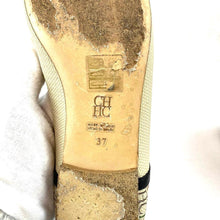 Load image into Gallery viewer, Carolina Herrera Flats
