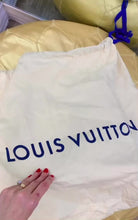 Load and play video in Gallery viewer, Louis Vuitton Taurillon Capucines PM Handbag/ Crossbody

