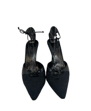 Load image into Gallery viewer, Gucci Black GG canvas Pumps
