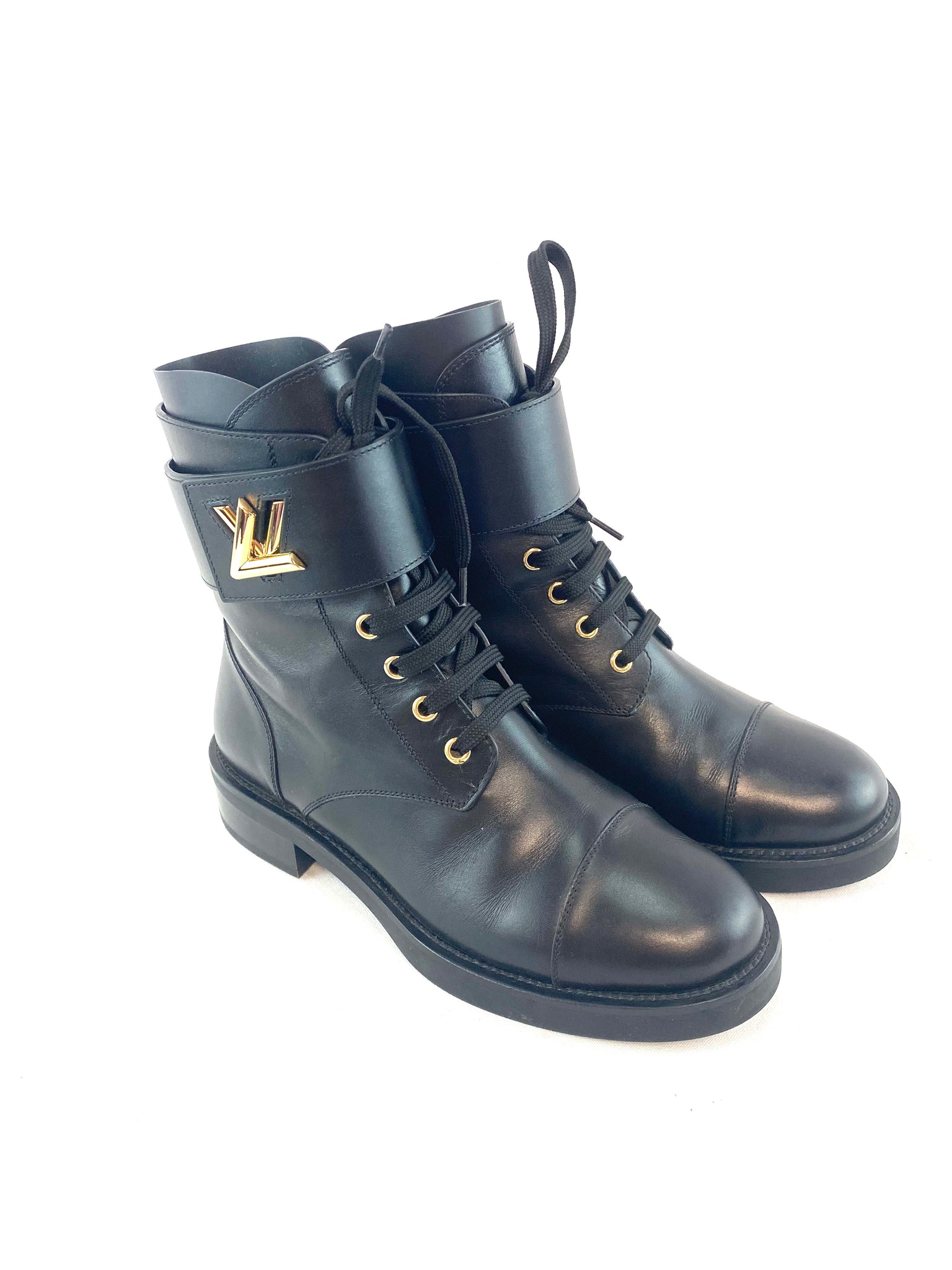 Superb Louis Vuitton Wonderland biker boots in black leather