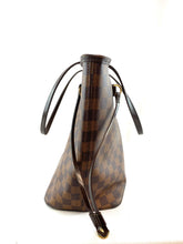 Load image into Gallery viewer, Louis Vuitton Neverfull MM
