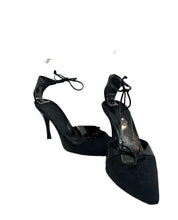 Load image into Gallery viewer, Gucci Black GG canvas Pumps
