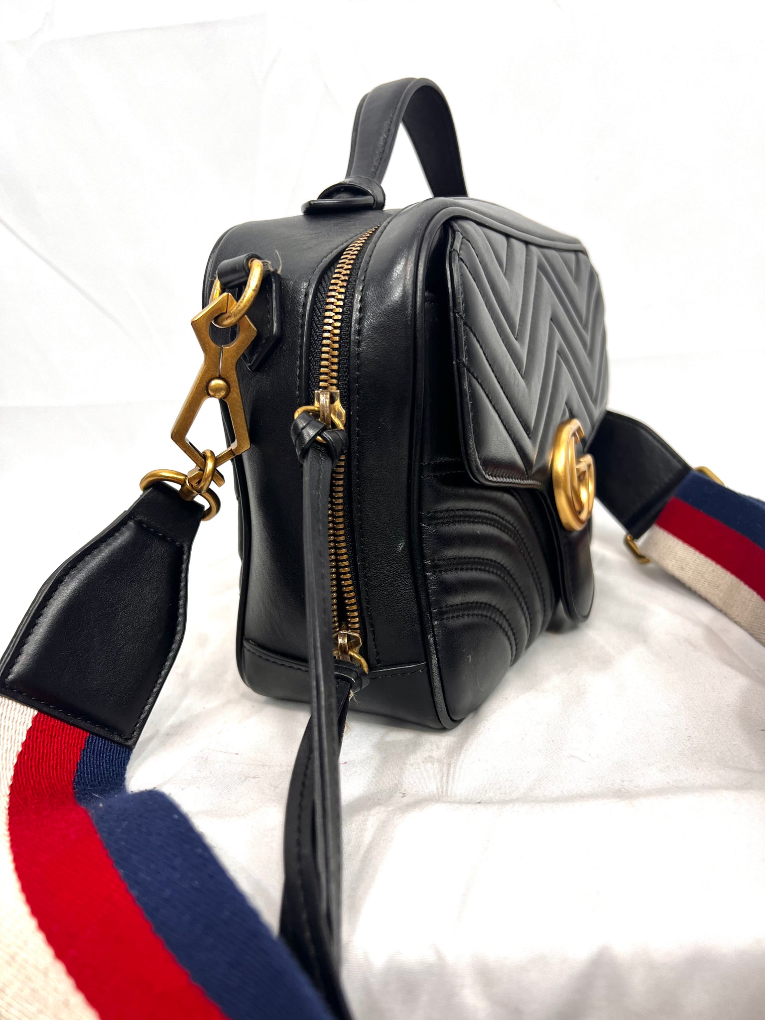Gucci Black Crossbody with guitar strap thankunext.us