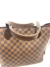 Load image into Gallery viewer, Louis Vuitton Damier Neverful MM
