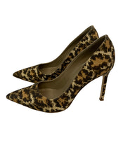 Load image into Gallery viewer, Manolo Blahnik Leopard Pumps size 37
