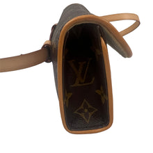 Load image into Gallery viewer, Louis Vuitton Florentine Belt Pochett
