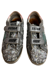 Load image into Gallery viewer, Golden Goose Sneaker
