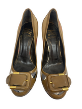 Load image into Gallery viewer, Burberry Nova Pump
