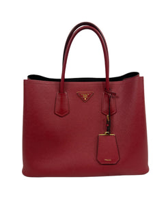 Prada red saffiano Cuir Handbag