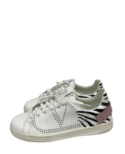 Load image into Gallery viewer, Valentino Garavani Sneakers
