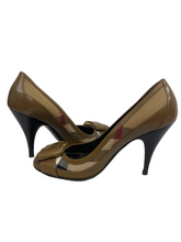 Load image into Gallery viewer, Burberry Nova Pump
